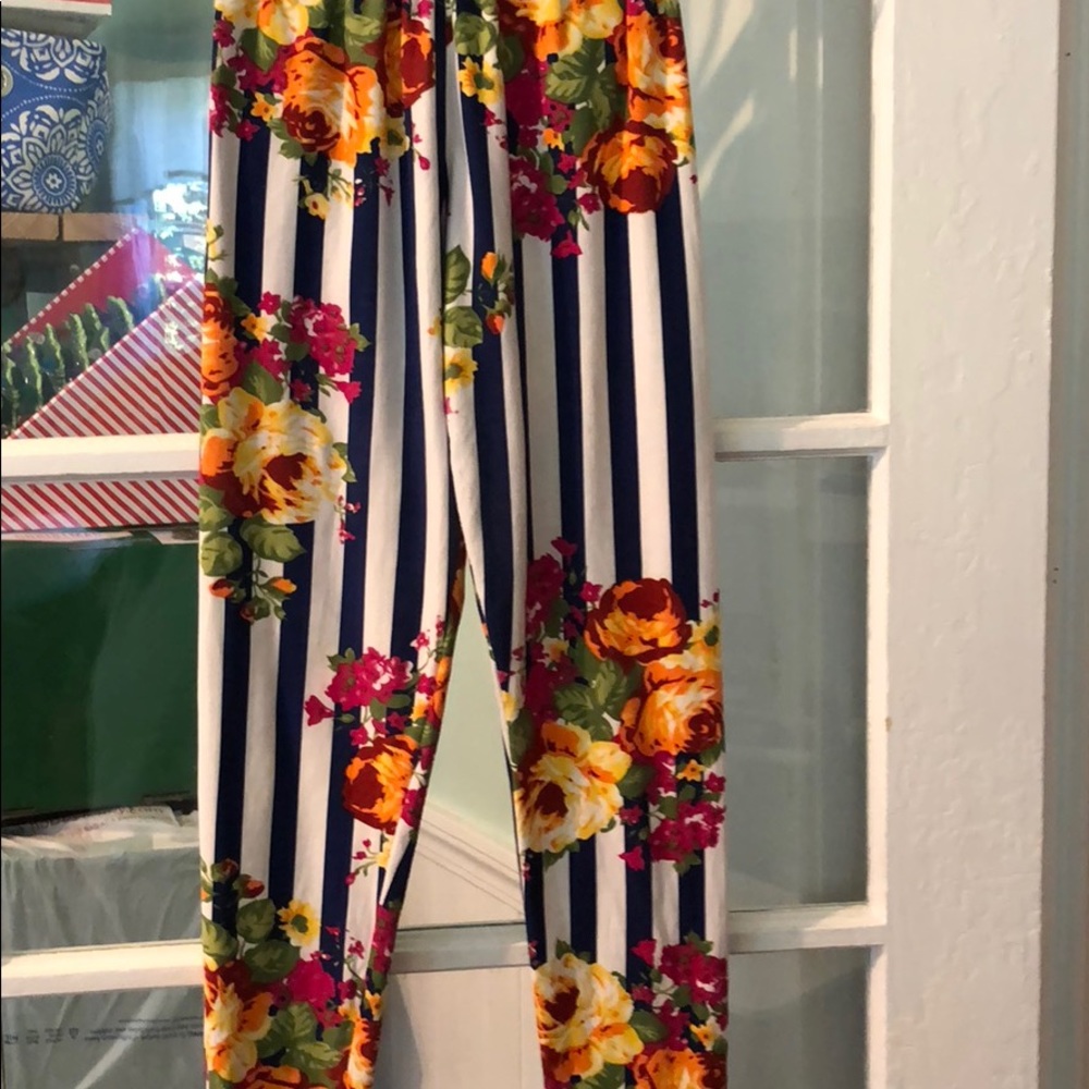 Agnes and Dora leggings